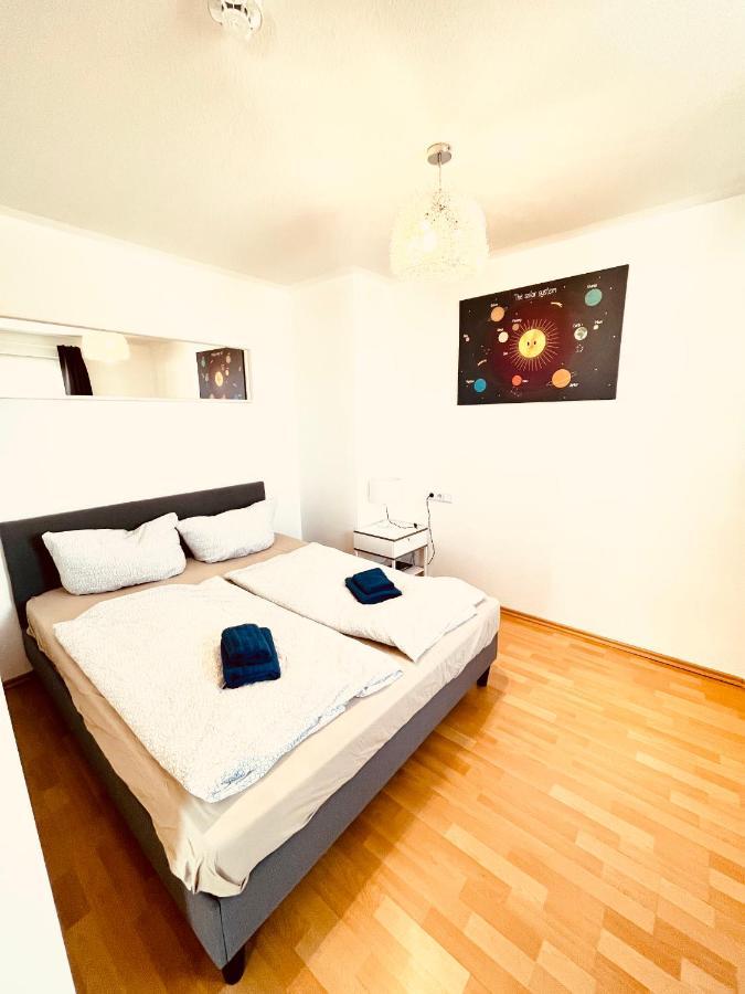 Outletcity Apartment Ferienwohnung Metzingen Metzingen  Exterior photo